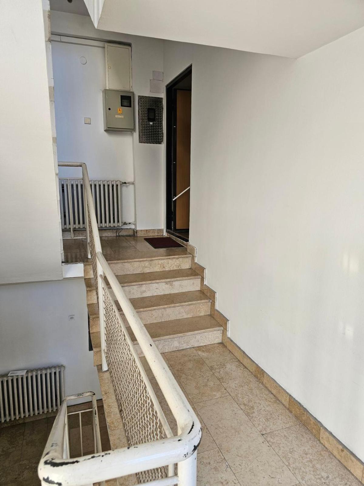 Apartman Centar Bulevar Ex Sa Garazom Banja Luka Buitenkant foto