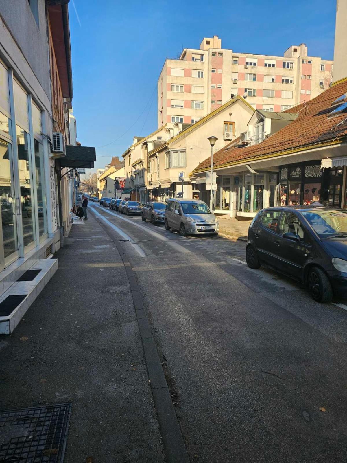 Apartman Centar Bulevar Ex Sa Garazom Banja Luka Buitenkant foto