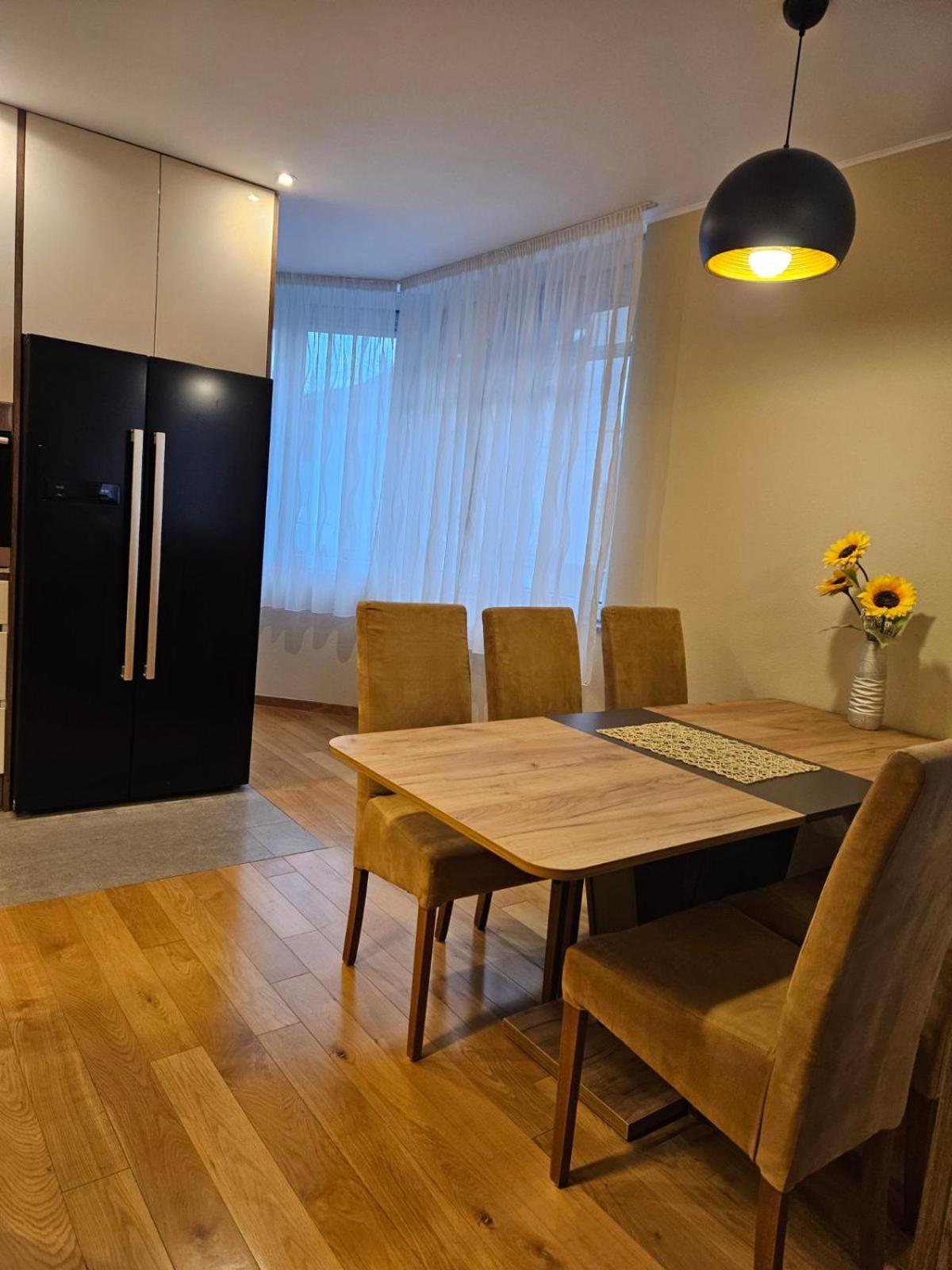 Apartman Centar Bulevar Ex Sa Garazom Banja Luka Buitenkant foto