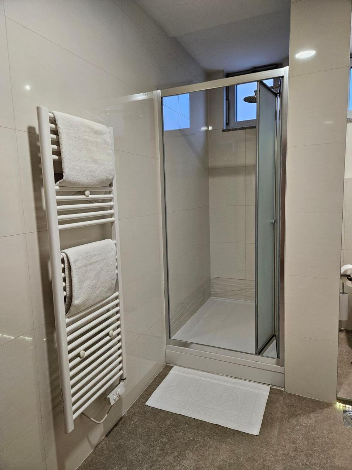 Apartman Centar Bulevar Ex Sa Garazom Banja Luka Buitenkant foto