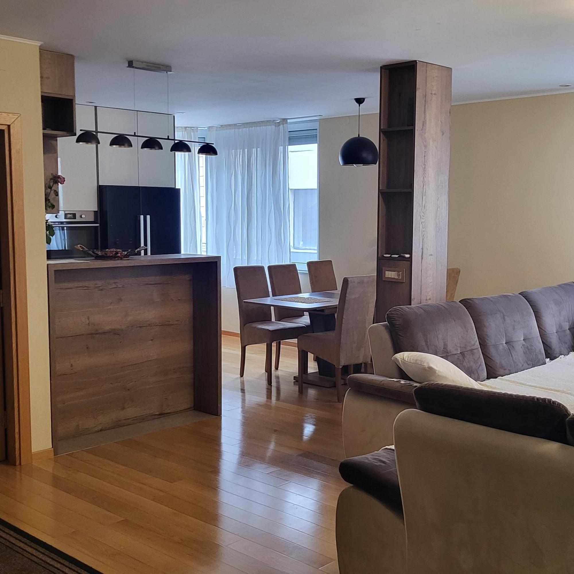Apartman Centar Bulevar Ex Sa Garazom Banja Luka Buitenkant foto